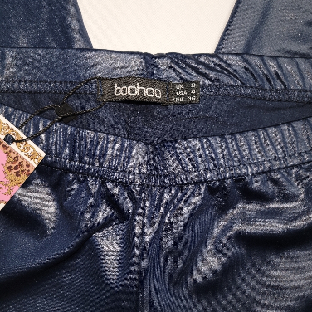NWT Boohoo high waist cropped wet look leggings - Picture 4 of 6